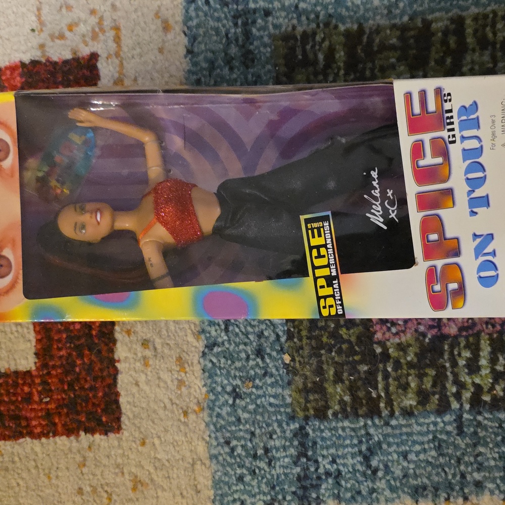 SPICE GIRLS MELANA Vintage 1998 on tour doll, new in box, very nice